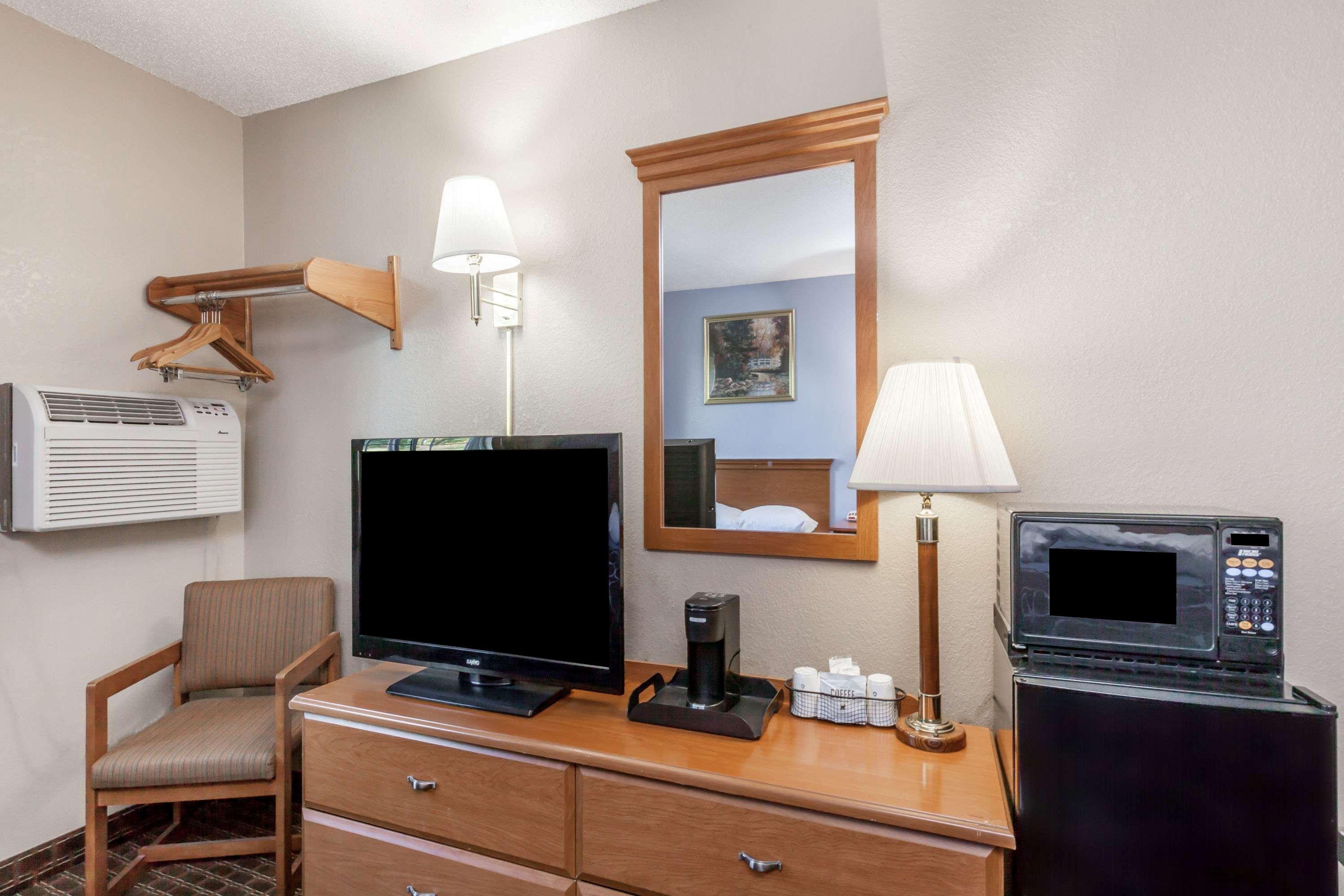 Super 8 By Wyndham Johnstown/Gloversville Extérieur photo