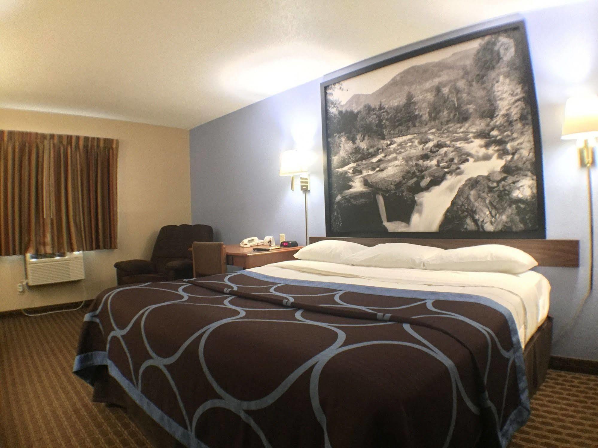 Super 8 By Wyndham Johnstown/Gloversville Extérieur photo