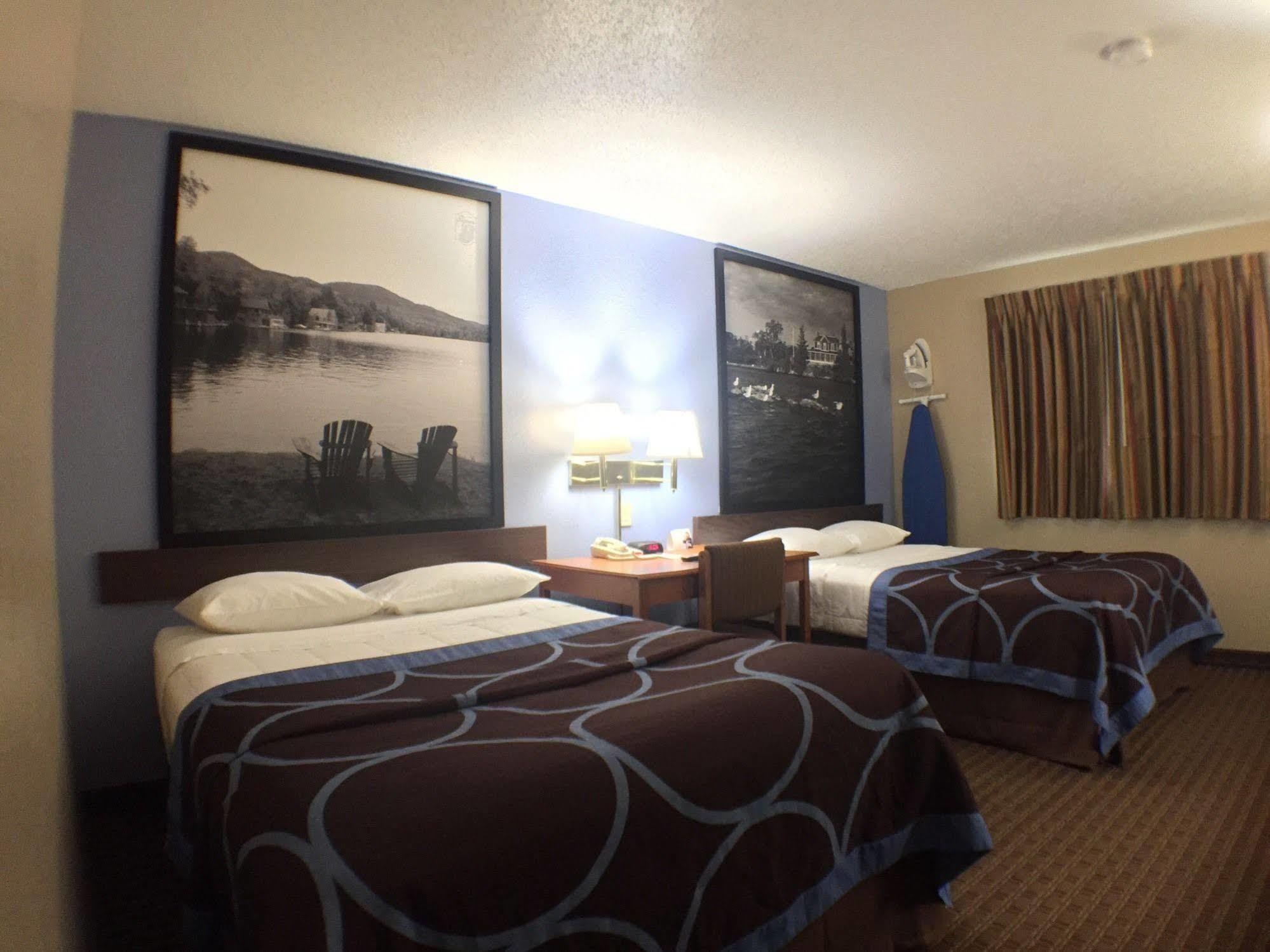 Super 8 By Wyndham Johnstown/Gloversville Extérieur photo